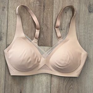 HoneyLove 32B/C CrossOver V-Neck Seamless Nude Sand Colored Bra